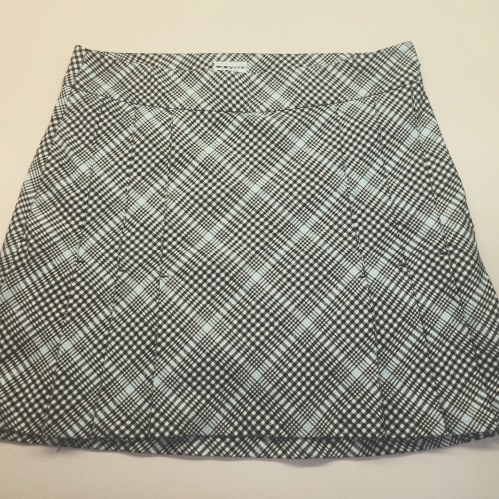 IZOD XFG Pleated Golf Skort Sz 6